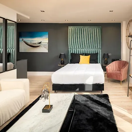 Apartment 1907 *